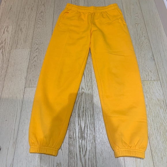 Aritzia TNA Super Fleece Sweatpants - Picture 1 of 4